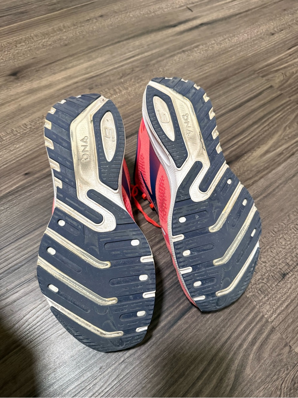 Brooks Women's Running Shoes - Coral Pink with Blue Accents Size 9.5 - Picture 6 of 7